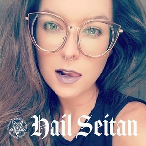 Meet your Posher, Lesley